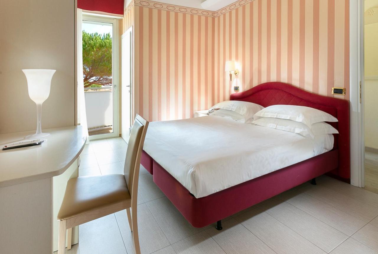 Hotel Bikini Rimini Ngoại thất bức ảnh