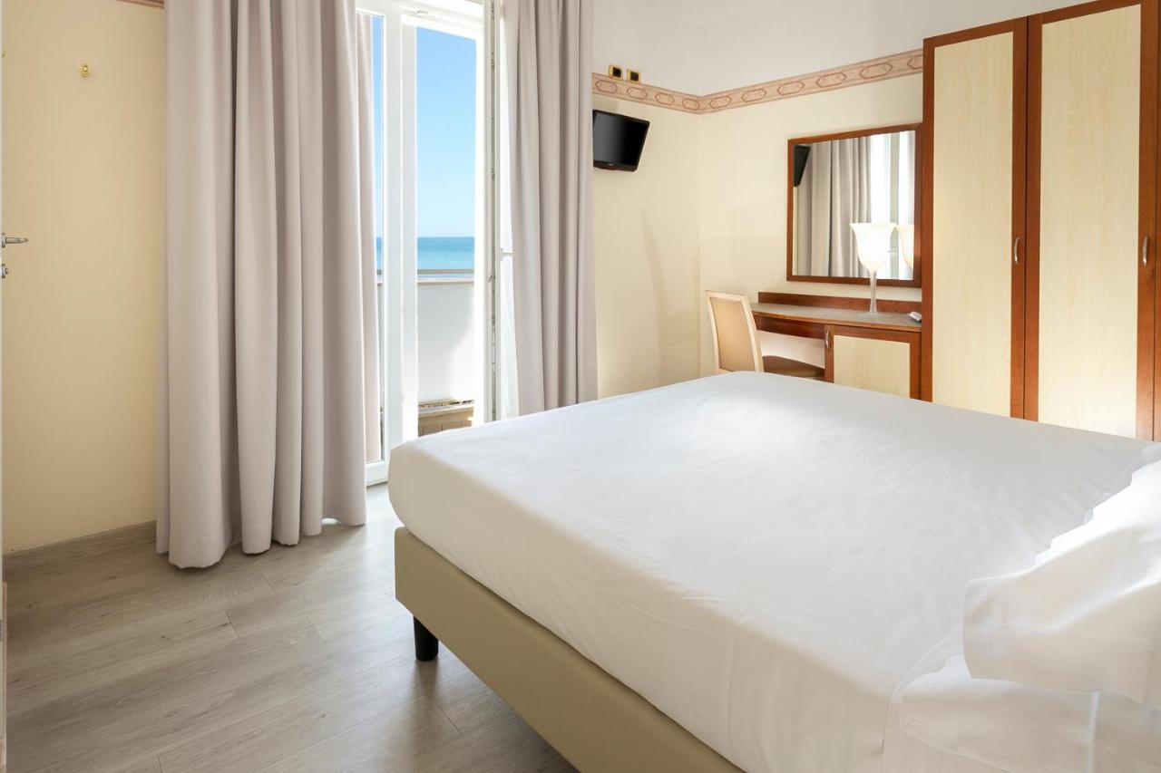 Hotel Bikini Rimini Ngoại thất bức ảnh
