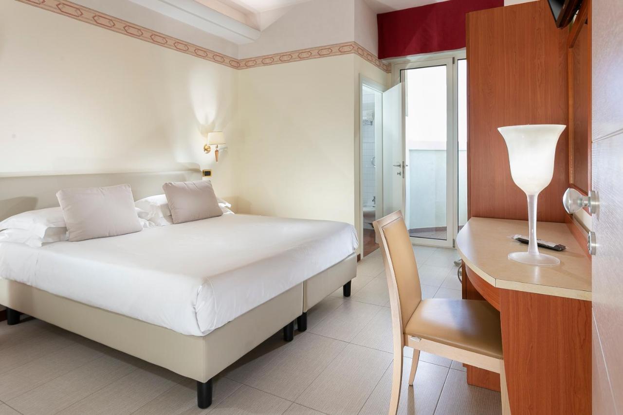 Hotel Bikini Rimini Ngoại thất bức ảnh