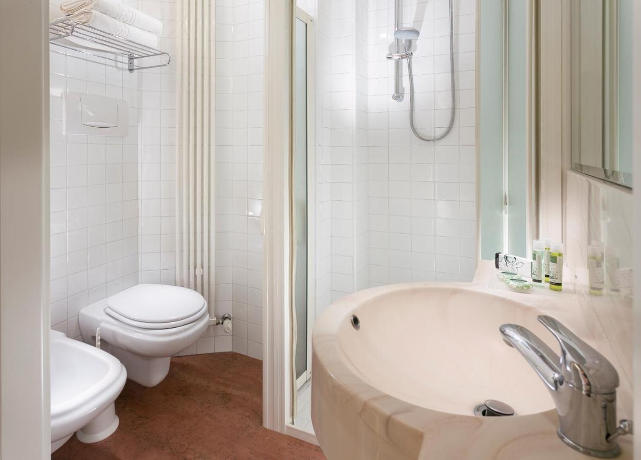 Hotel Bikini Rimini Ngoại thất bức ảnh