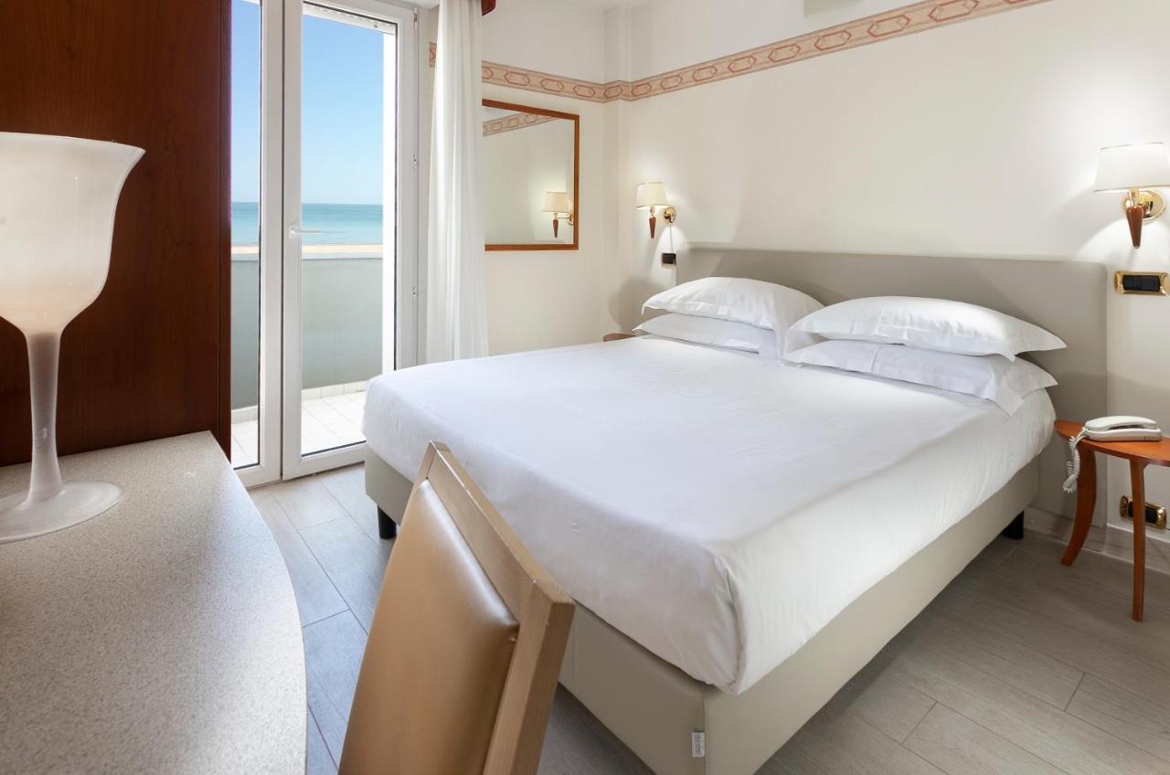 Hotel Bikini Rimini Ngoại thất bức ảnh