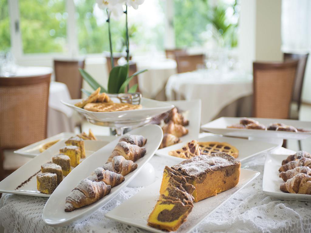 Hotel Bikini Rimini Ngoại thất bức ảnh