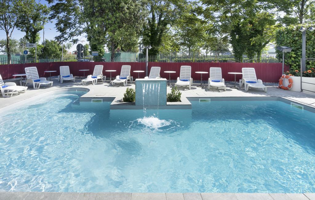 Hotel Bikini Rimini Ngoại thất bức ảnh