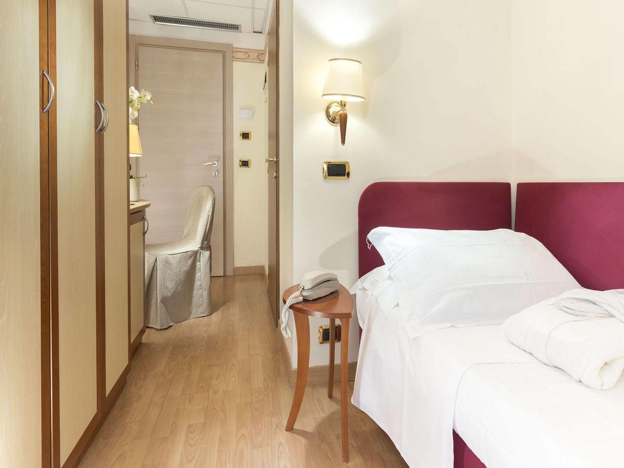 Hotel Bikini Rimini Ngoại thất bức ảnh